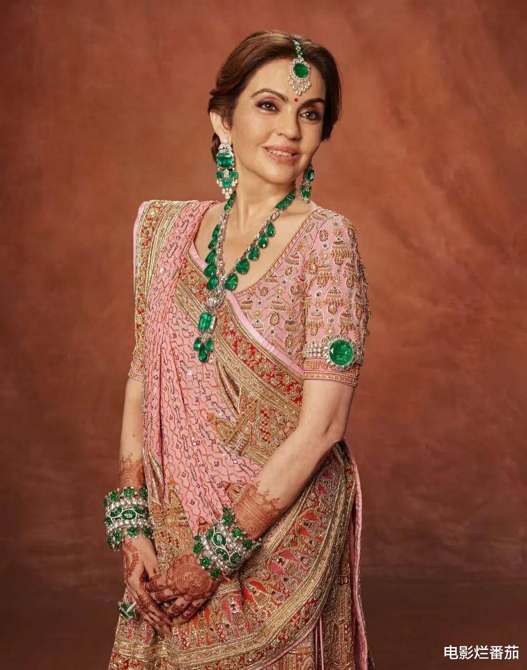 限量包印度首富夫人的顶级珠宝到底有多壕AG真人试玩平台从43亿祖母绿到全钻(图16)