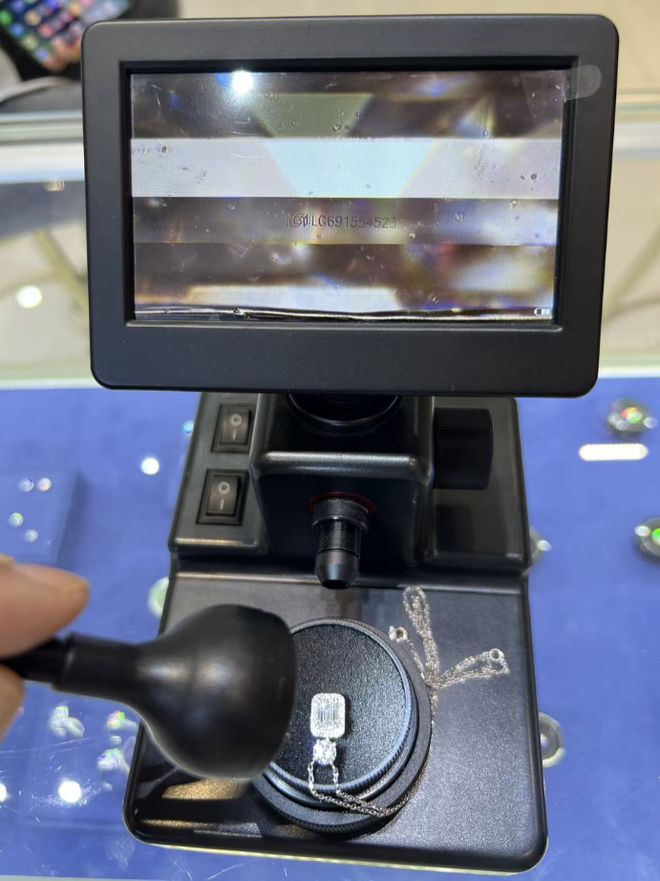 克拉被降到“白菜价”业内:风向早变了AG真人地址终于扛不住了?10万一(图4) 克拉被降到“白菜价”业内:风向早变了AG真人地址终于扛不住了?10万一(图4)