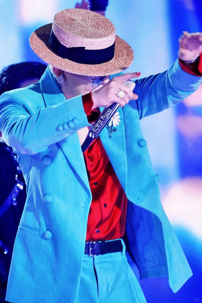 acob  Co联名雏菊耳环曝光铺货了AG真人登录仅需12w！权志龙 x J(图3)