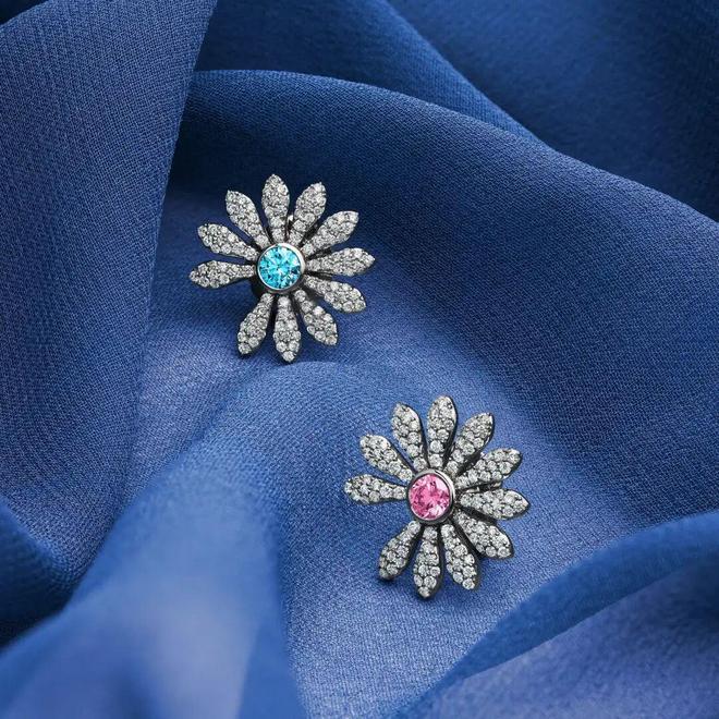 acob  Co联名雏菊耳环曝光铺货了AG真人登录仅需12w！权志龙 x J(图6)