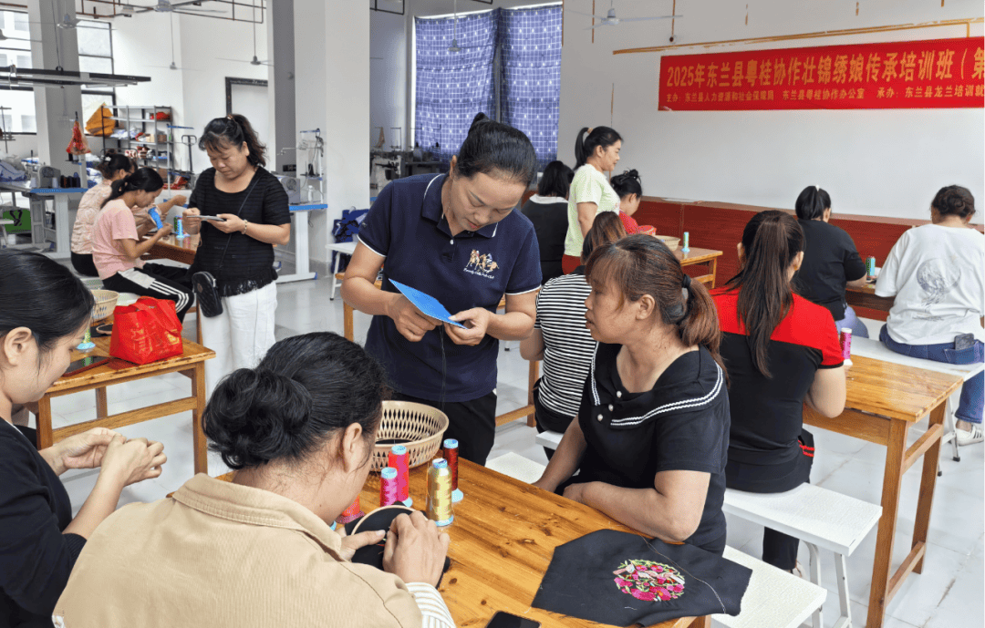 2025年“八桂巧娘”非遗传承工作坊名单AG真人游戏地址点赞！河池5家工坊入选(图4)